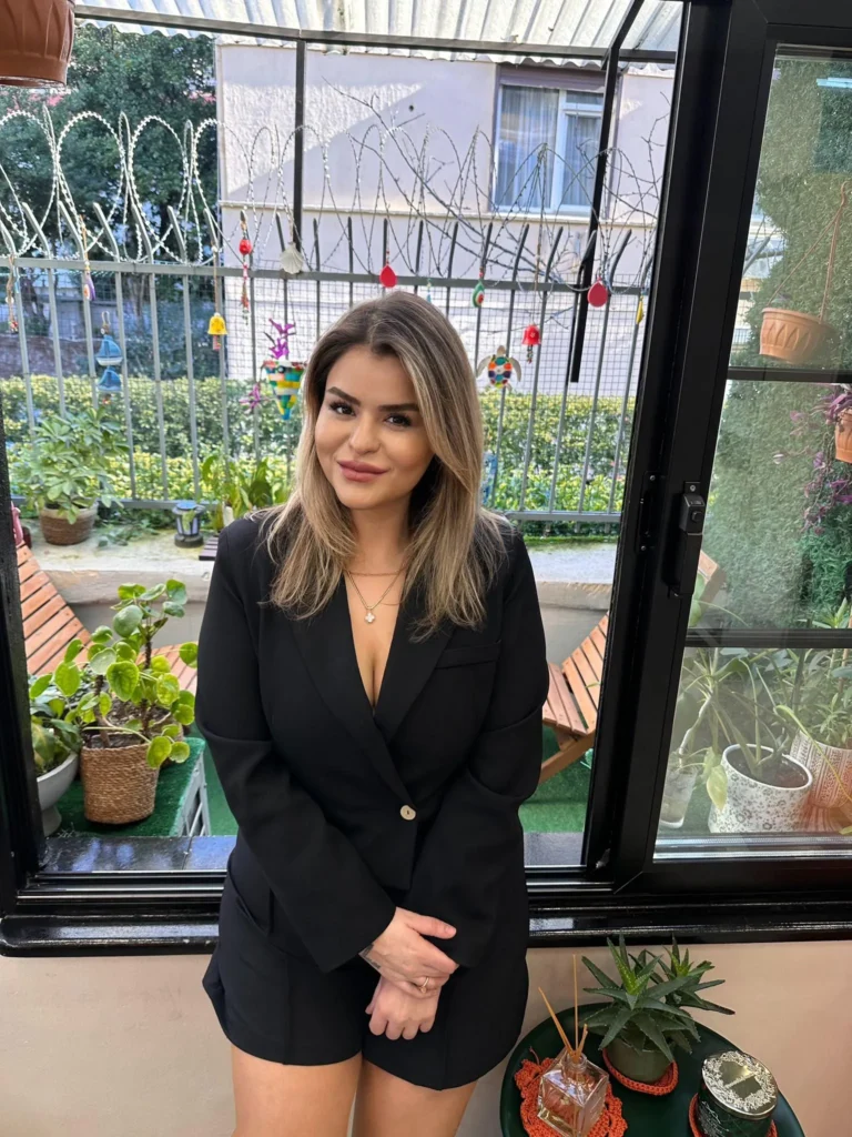İrem Yanar’ın Yeni Kozmetik Hamlesi Güzellik Tutkunlarının İlgi Odağında
